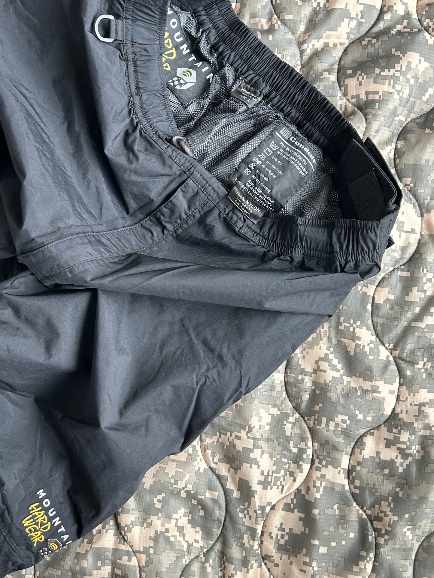 Mountain Hardware Conduit Waterproof Ski Snowboard Pants - SIZE Large Light Weight (New Never Issued)