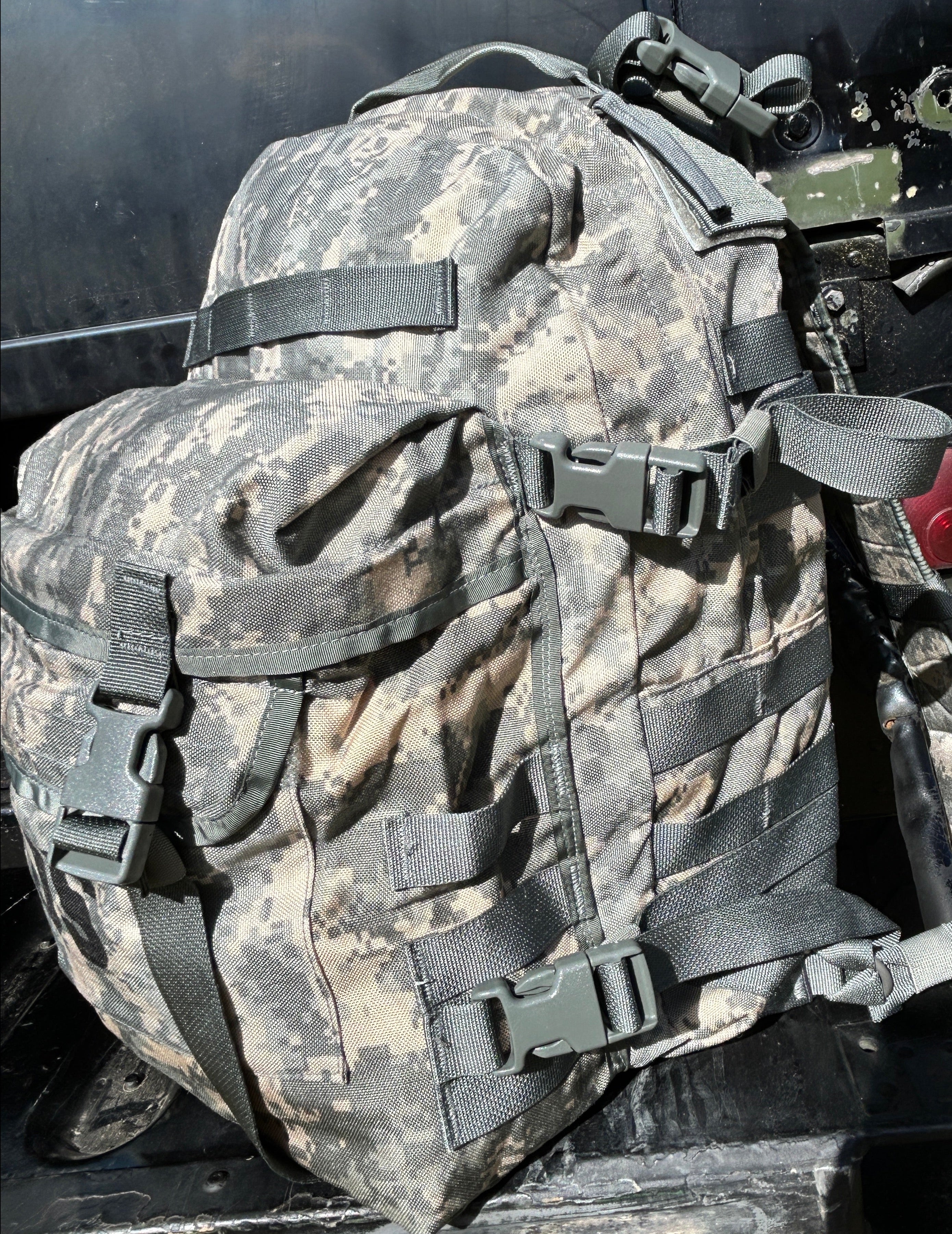 3 Day Assault Back With Bonus Waist Pack ACU GOOD Condition Eaglebrook Readiness Supply
