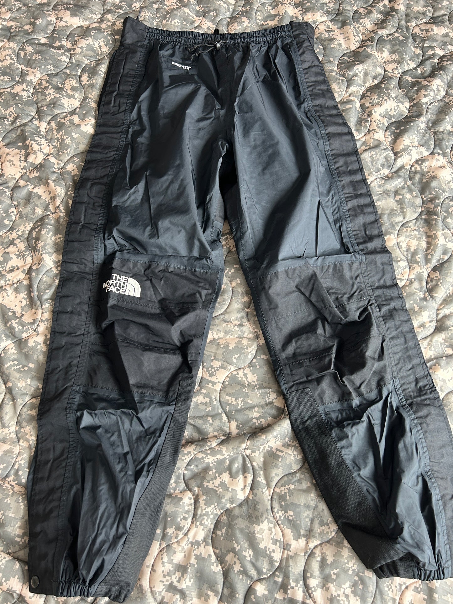 North Face GORE-TEX MOUNTAIN Pants Mens - SIZE Large Light Weight (New Never Issued)